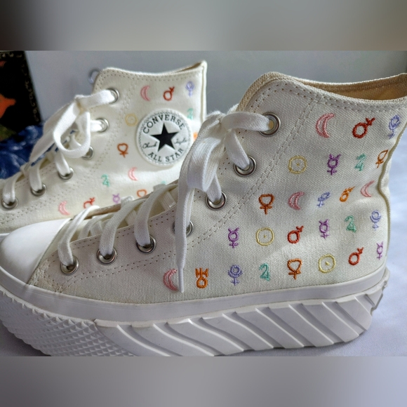 Converse Shoes - Converse All Star Lift 2X Platform Embroidered with
astrological Signs. Size 7.5